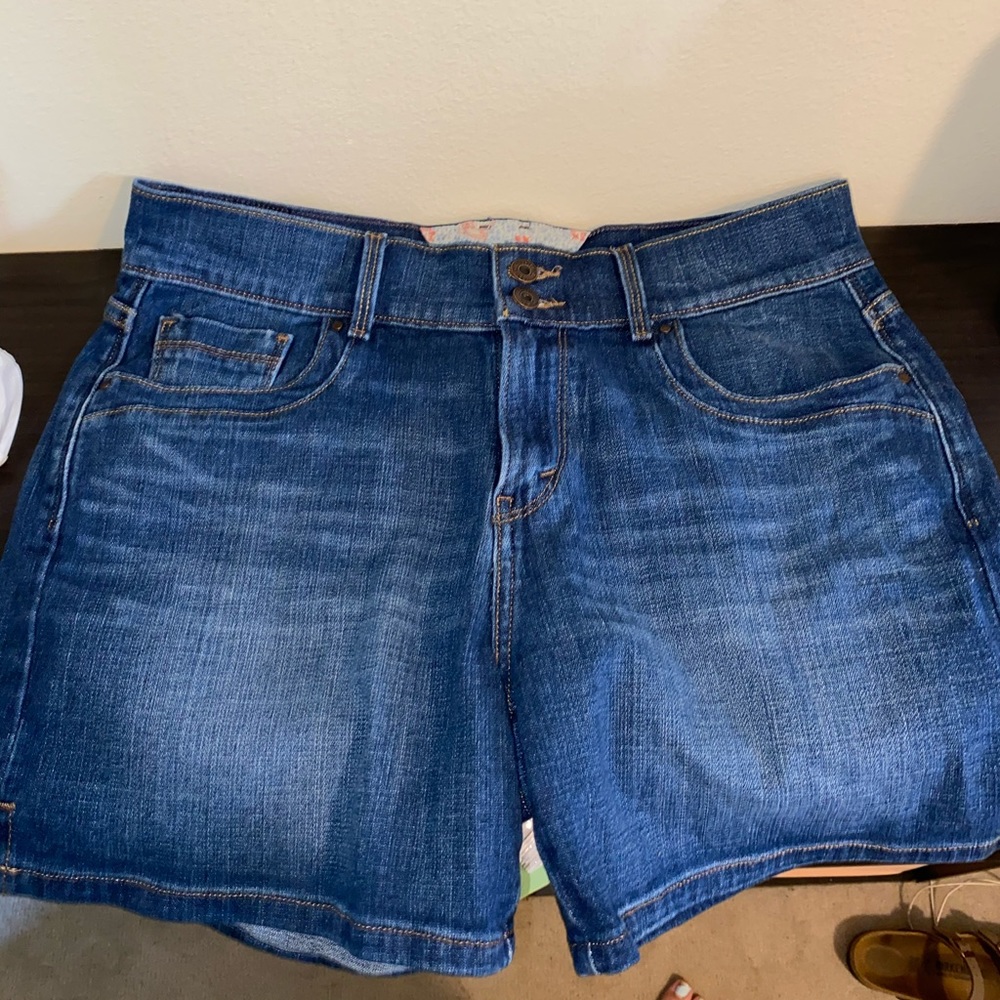 Levi’s jean shorts